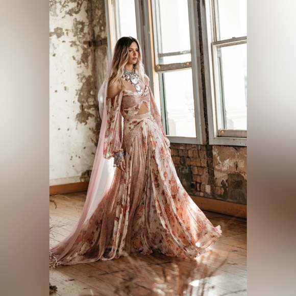 Rue De Seine - Maneesh wedding Dress - Picture 6 of 7